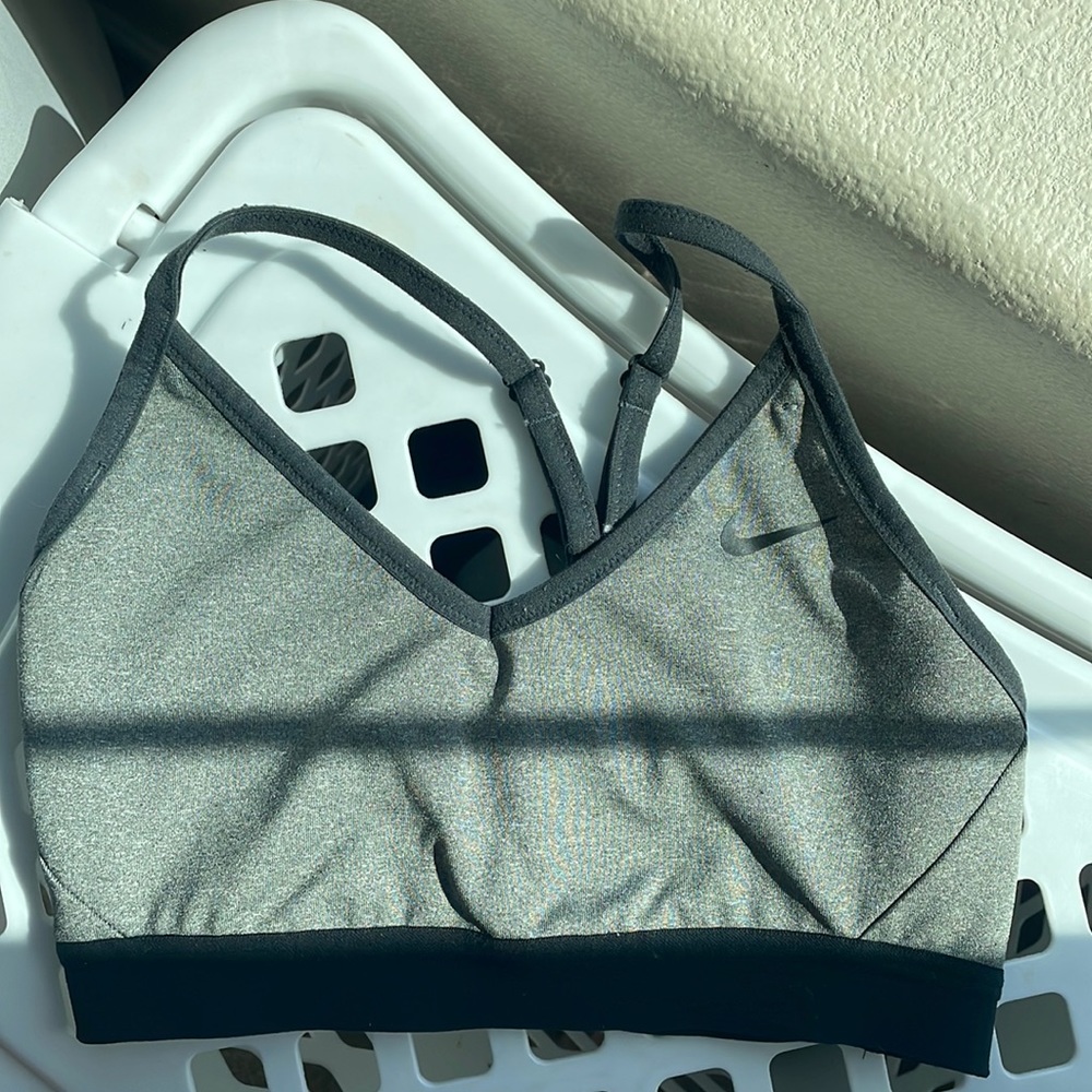 Sports bra